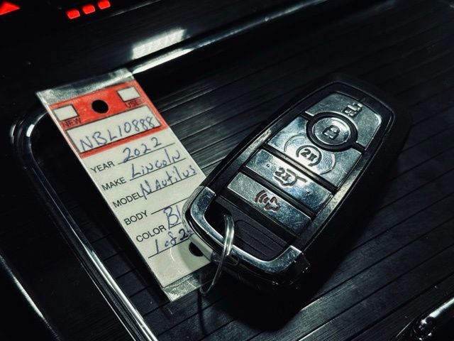 2022 Lincoln Nautilus Reserve