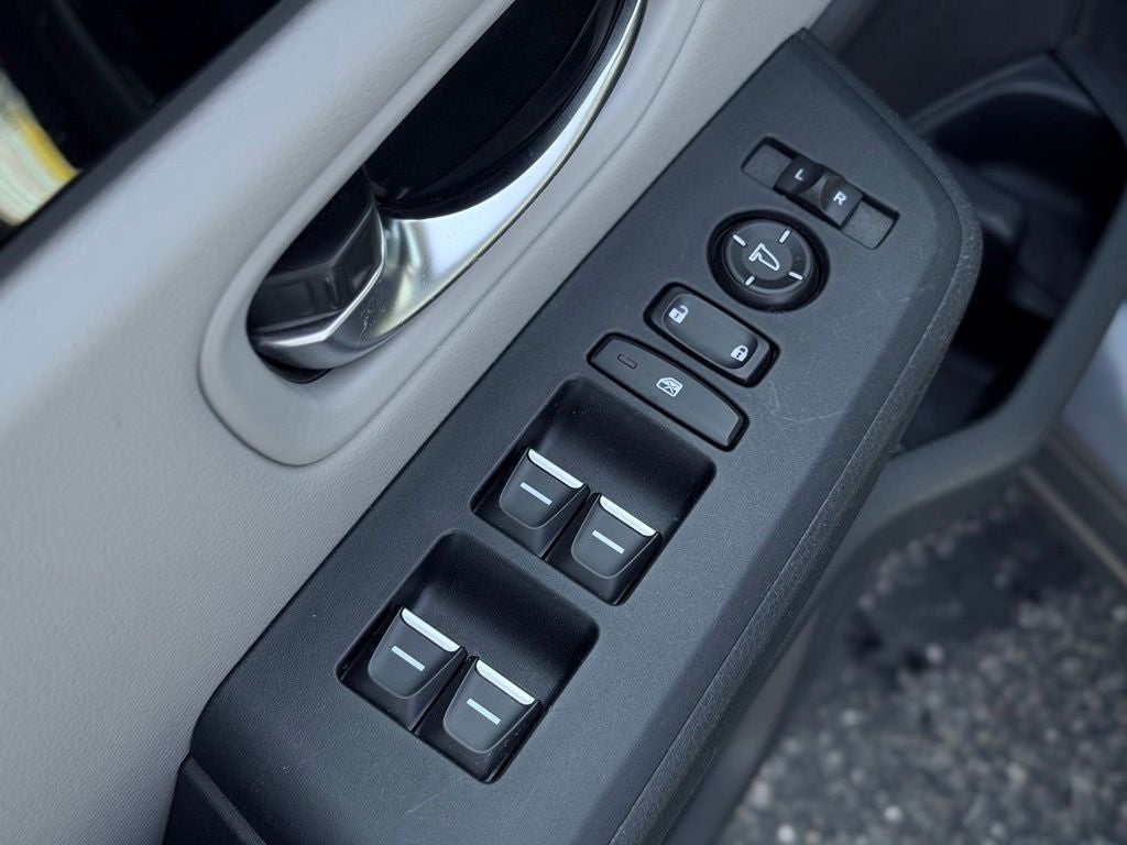 2023 Honda Pilot AWD LX