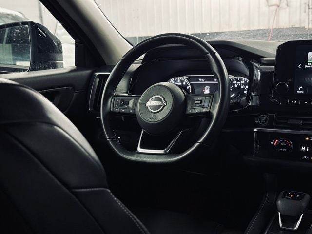 2023 Nissan Pathfinder SL 4WD