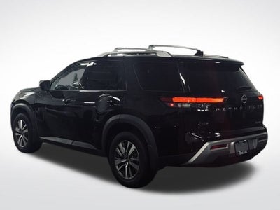 2023 Nissan Pathfinder SL 4WD