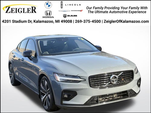 2022 Volvo S60 B5 Momentum