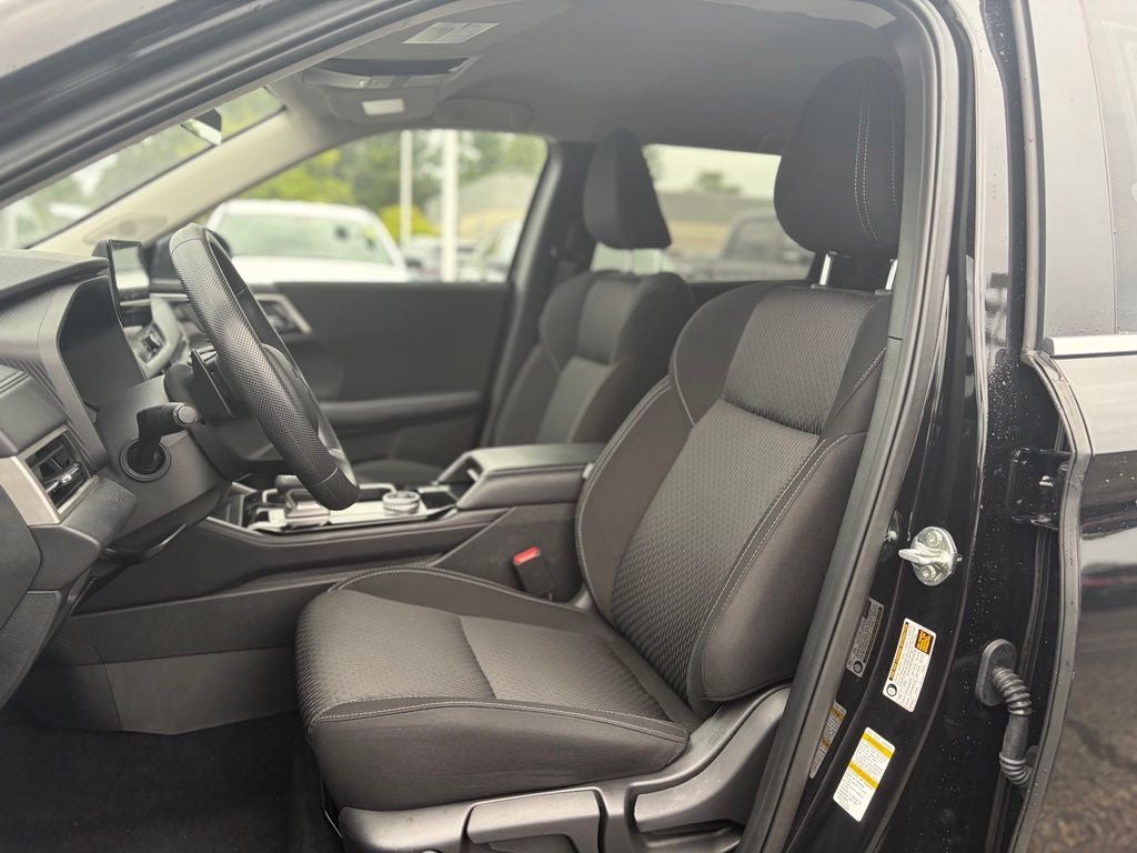 2025 Mitsubishi Outlander ES