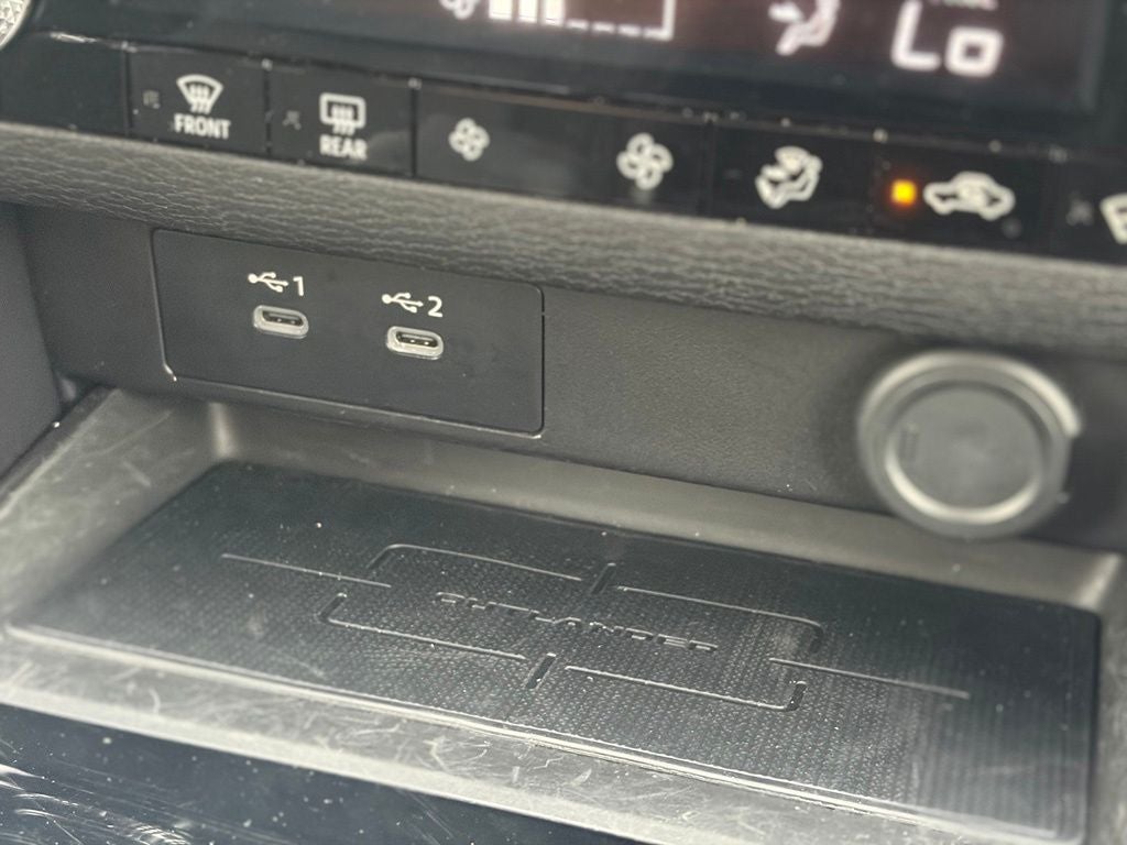 2025 Mitsubishi Outlander ES