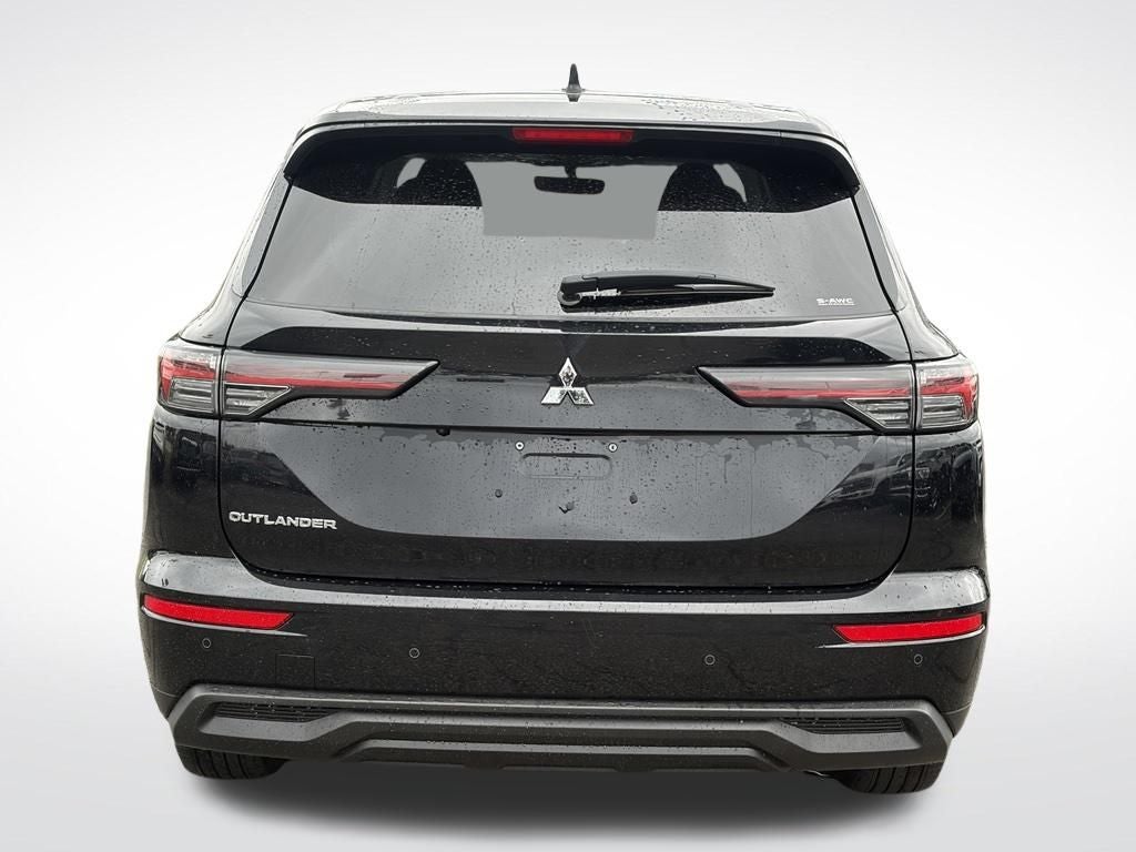 2025 Mitsubishi Outlander ES
