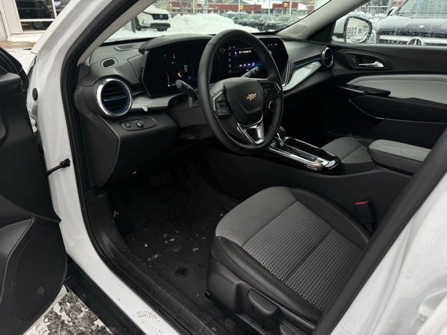 2025 Chevrolet Trax FWD LT