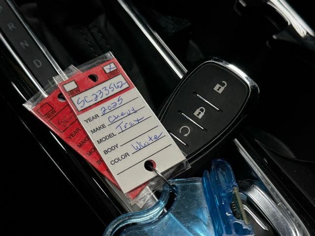 2025 Chevrolet Trax FWD LT