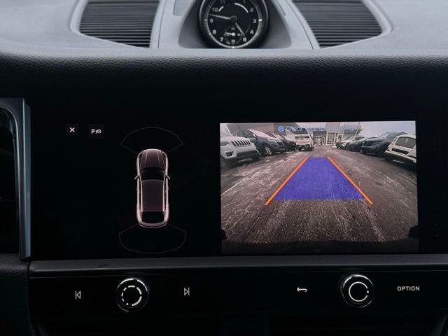 2024 Porsche Macan Base