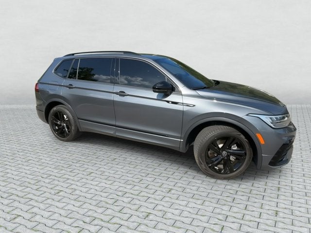 2024 Volkswagen Tiguan SE R-Line Black