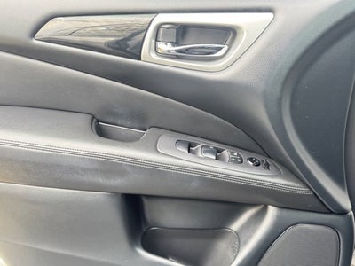 2020 Nissan Pathfinder S