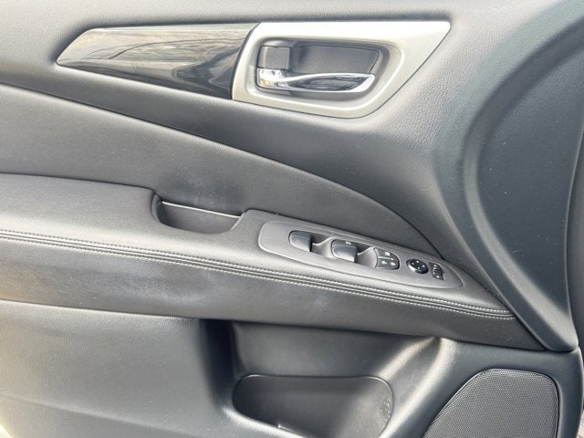 2020 Nissan Pathfinder S