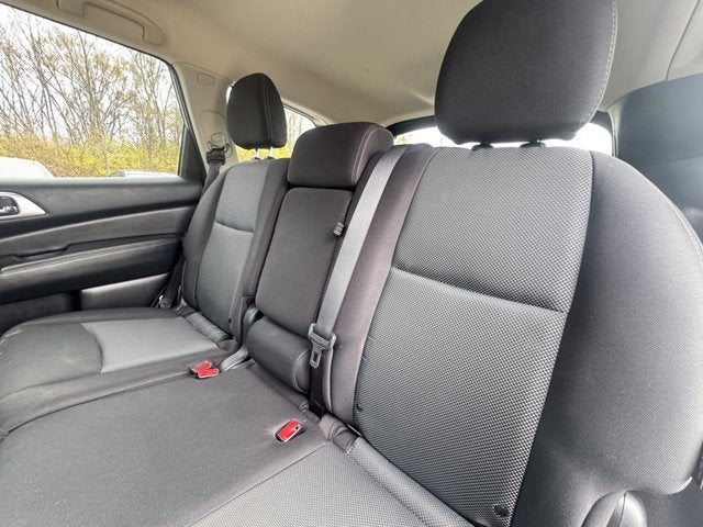 2020 Nissan Pathfinder S