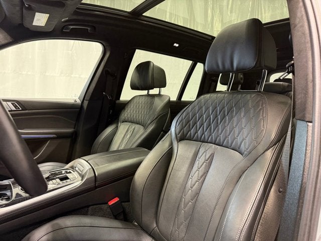 2025 BMW X7 M60i