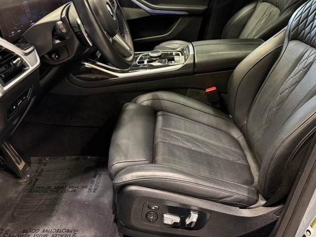 2025 BMW X7 M60i