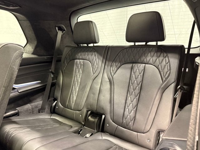 2025 BMW X7 M60i