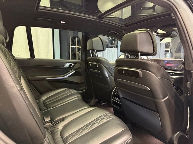 2025 BMW X7 M60i