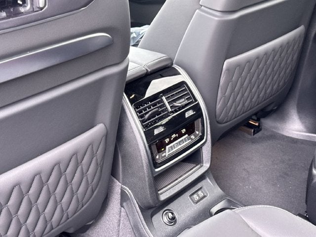 2027 BMW X7 M60i