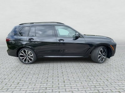 2027 BMW X7 M60i