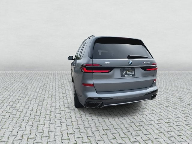 2027 BMW X7 M60i