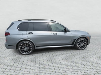 2027 BMW X7 M60i