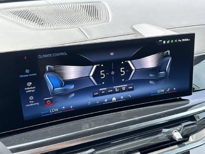 2027 BMW X7 M60i