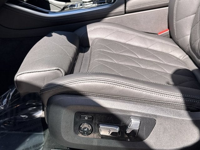 2025 BMW X5 M60i