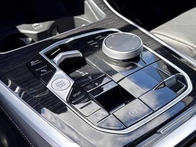 2025 BMW X5 M60i