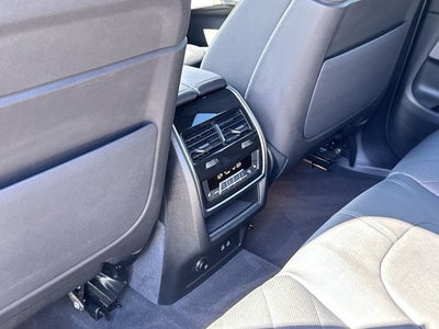 2025 BMW X5 M60i