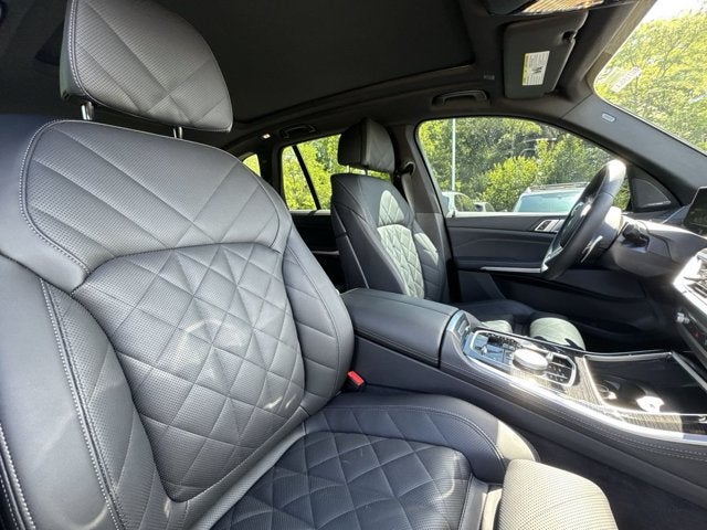 2025 BMW X5 M60i
