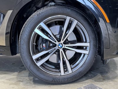 2022 BMW X7 M50i