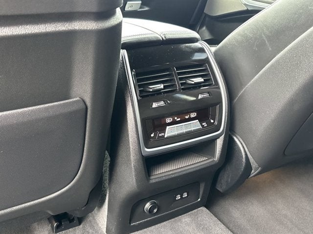 2021 BMW X7 M50i