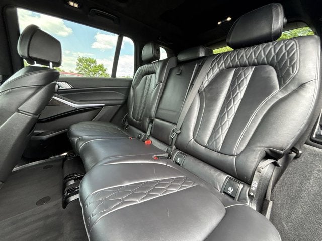 2021 BMW X7 M50i