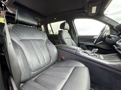 2021 BMW X7 M50i