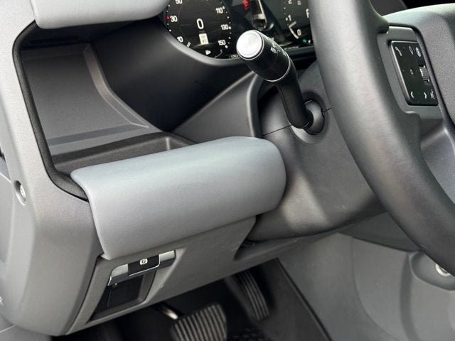 2024 Land Rover Defender X-Dynamic SE