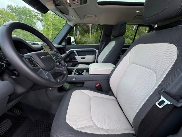 2024 Land Rover Defender X-Dynamic SE