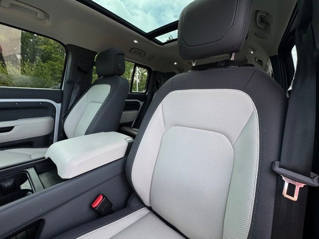 2024 Land Rover Defender X-Dynamic SE