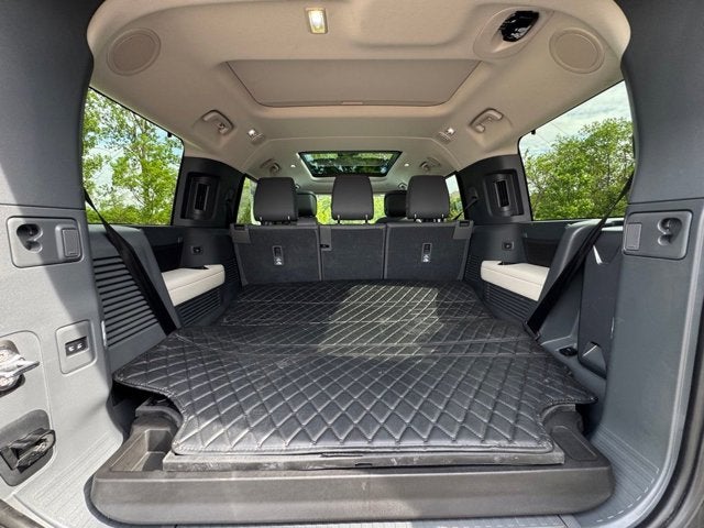 2024 Land Rover Defender X-Dynamic SE