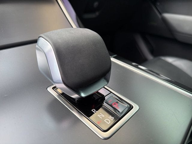 2025 Land Rover Range Rover Velar Dynamic SE