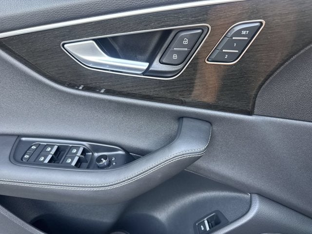 2025 Audi Q8 Premium Plus