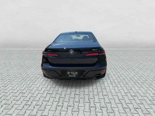 2026 BMW 7 Series 740i xDrive