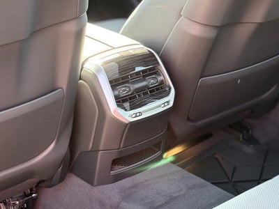 2025 BMW 7 Series 740i xDrive