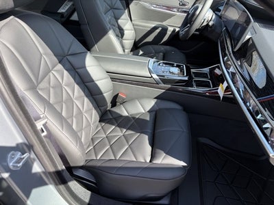 2025 BMW 7 Series 740i xDrive