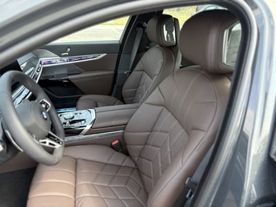 2025 BMW 7 Series 760i xDrive