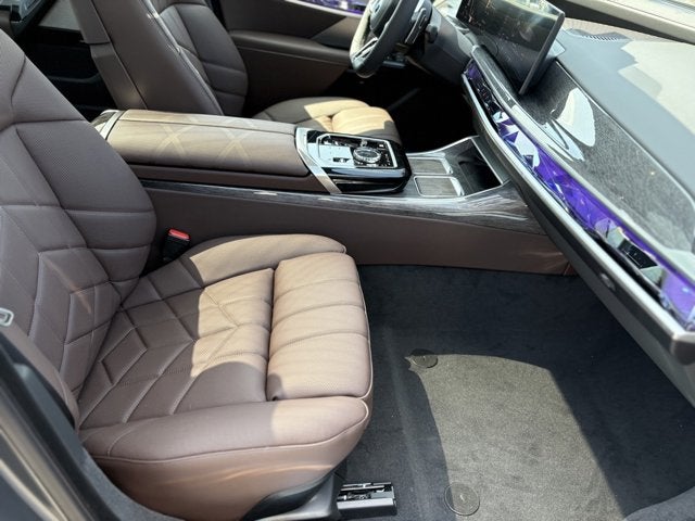 2025 BMW 7 Series 760i xDrive