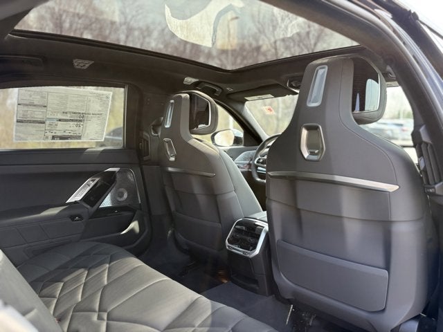 2025 BMW 7 Series 760i xDrive