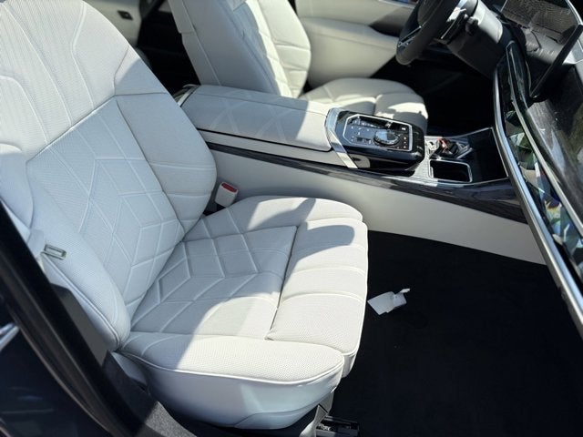 2025 BMW 7 Series 760i xDrive