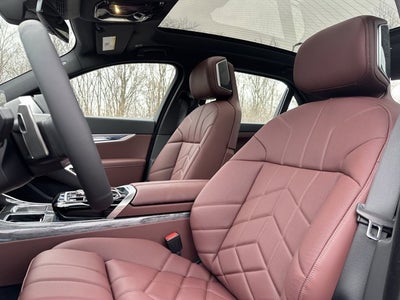 2025 BMW 7 Series 760i xDrive