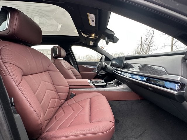 2025 BMW 7 Series 760i xDrive