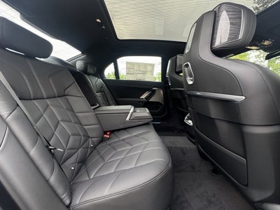 2025 BMW 7 Series 760i xDrive