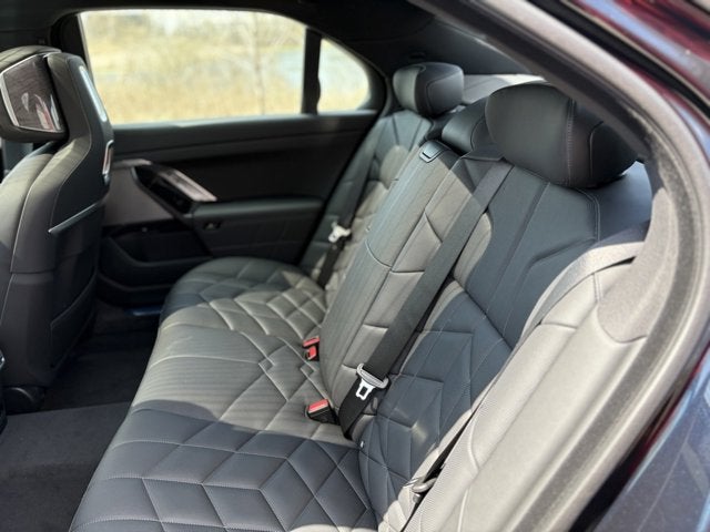 2025 BMW 7 Series 760i xDrive