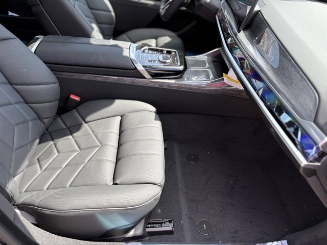 2025 BMW 7 Series 760i xDrive